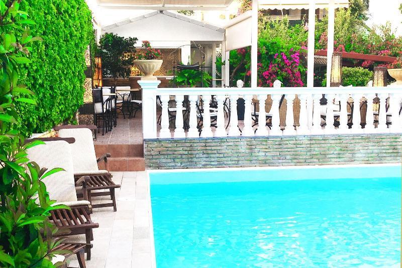 Armata Boutique Hotel Spetses Town Exterior photo